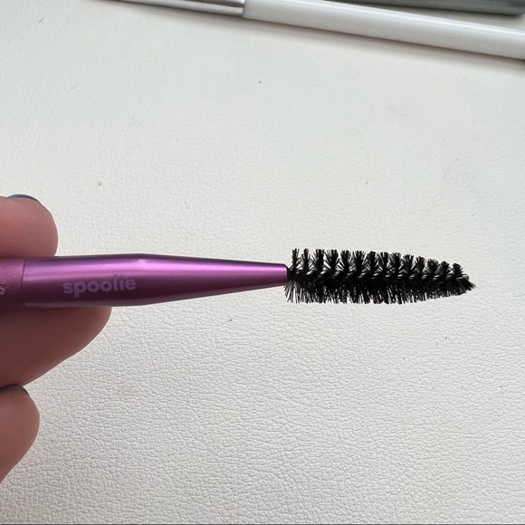 Set of 4 eye brushes-MAC 234, MAC 252SE, Sonia Kashuk 110,RT angled brow/spoolie - Picture 13 of 13